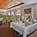Отель Astoria 4*