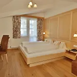 Astoria 4*