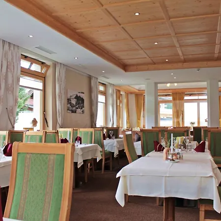 Astoria Hotel 4*