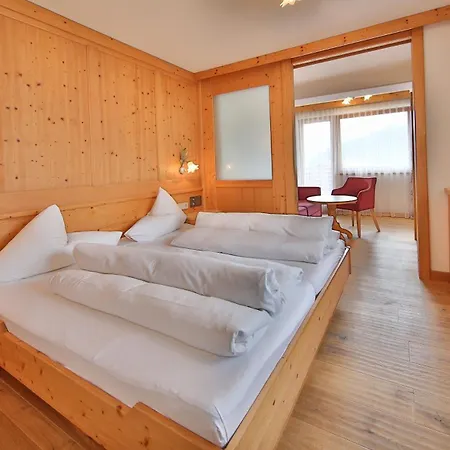 Astoria Hotel 4*