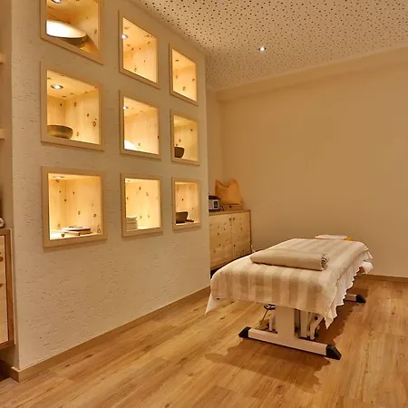 Astoria ホテル ザーファウス